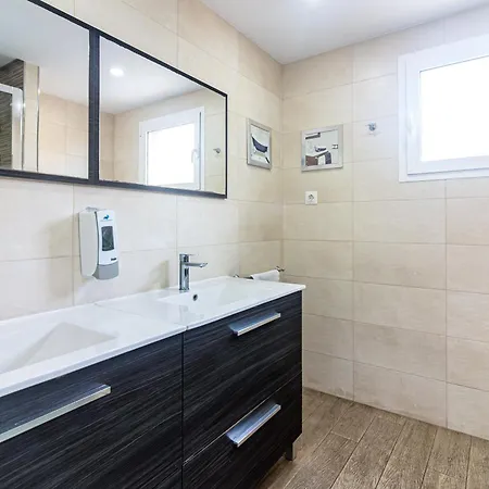 Center Flat & Terrace *