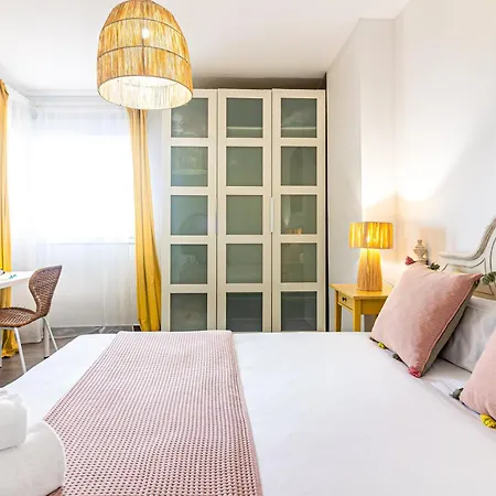 Center Flat & Terrace Apartment *