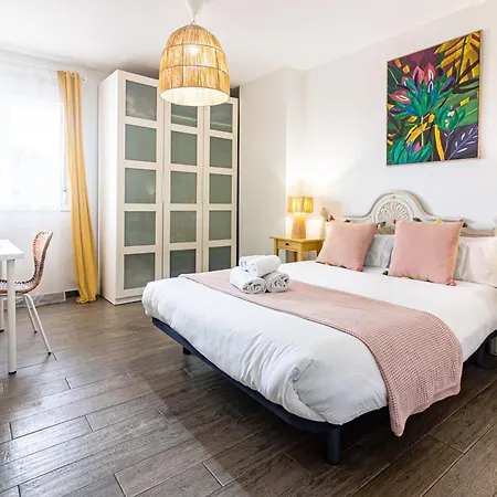 Center Flat & Terrace Apartment *