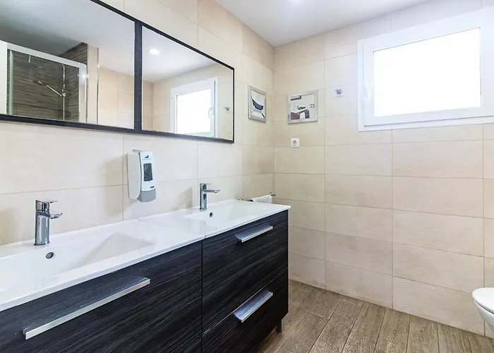Center Flat & Terrace *